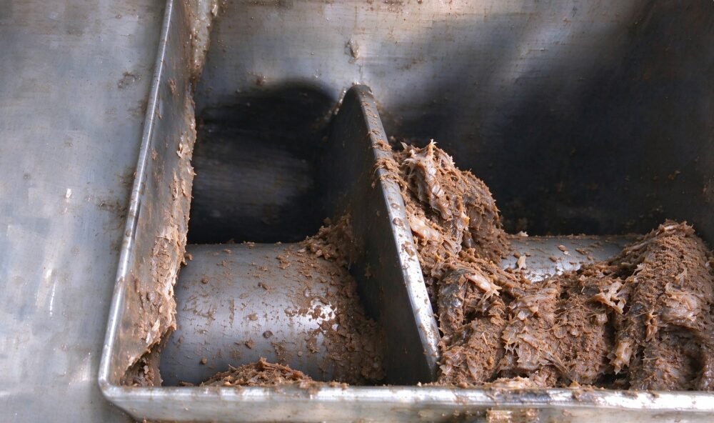 Illustration of material buildup on rotor
