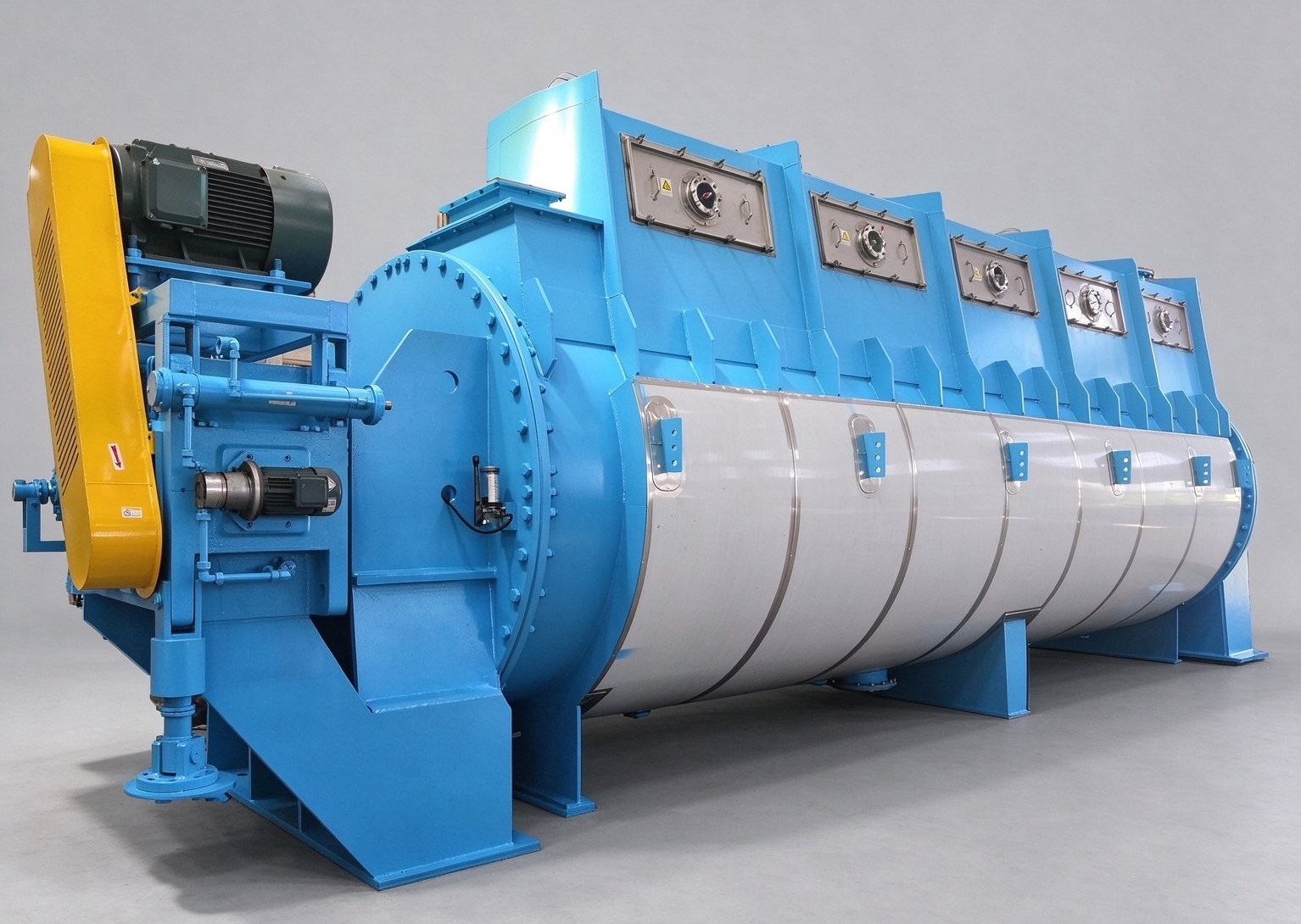 Rotary disc dryer with hollow heated discs